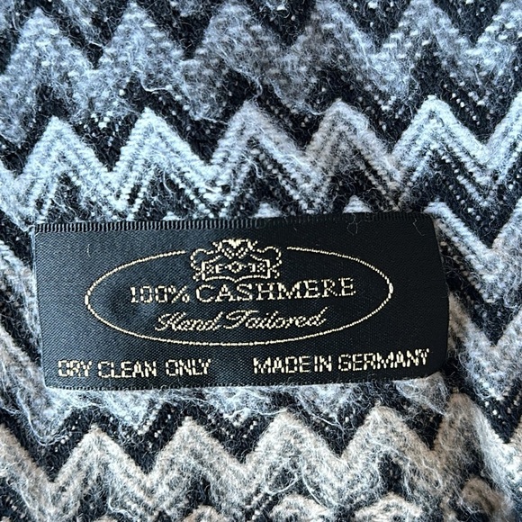 Unisex 100% Cashmere Ombre Chevron Fringe Ends Scarf OS - Picture 4 of 6